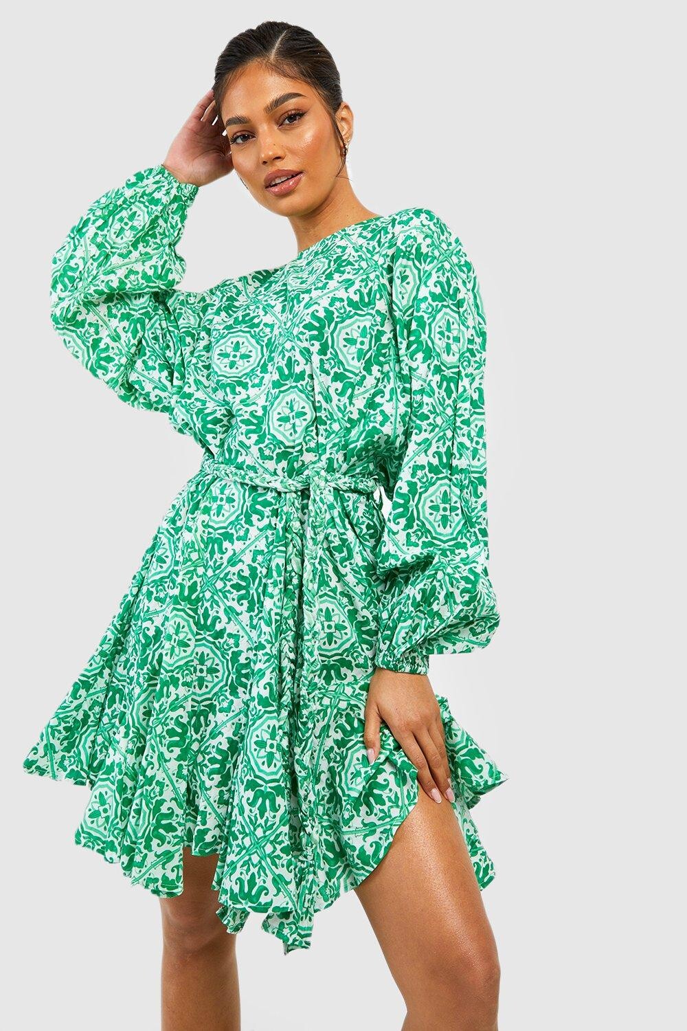 

Платье из хлопка с принтом годе и поясом Boohoo, зеленый