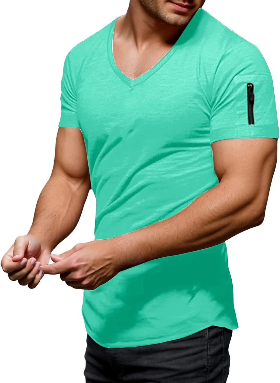 

Мужская футболка с V-образным вырезом и коротким рукавом