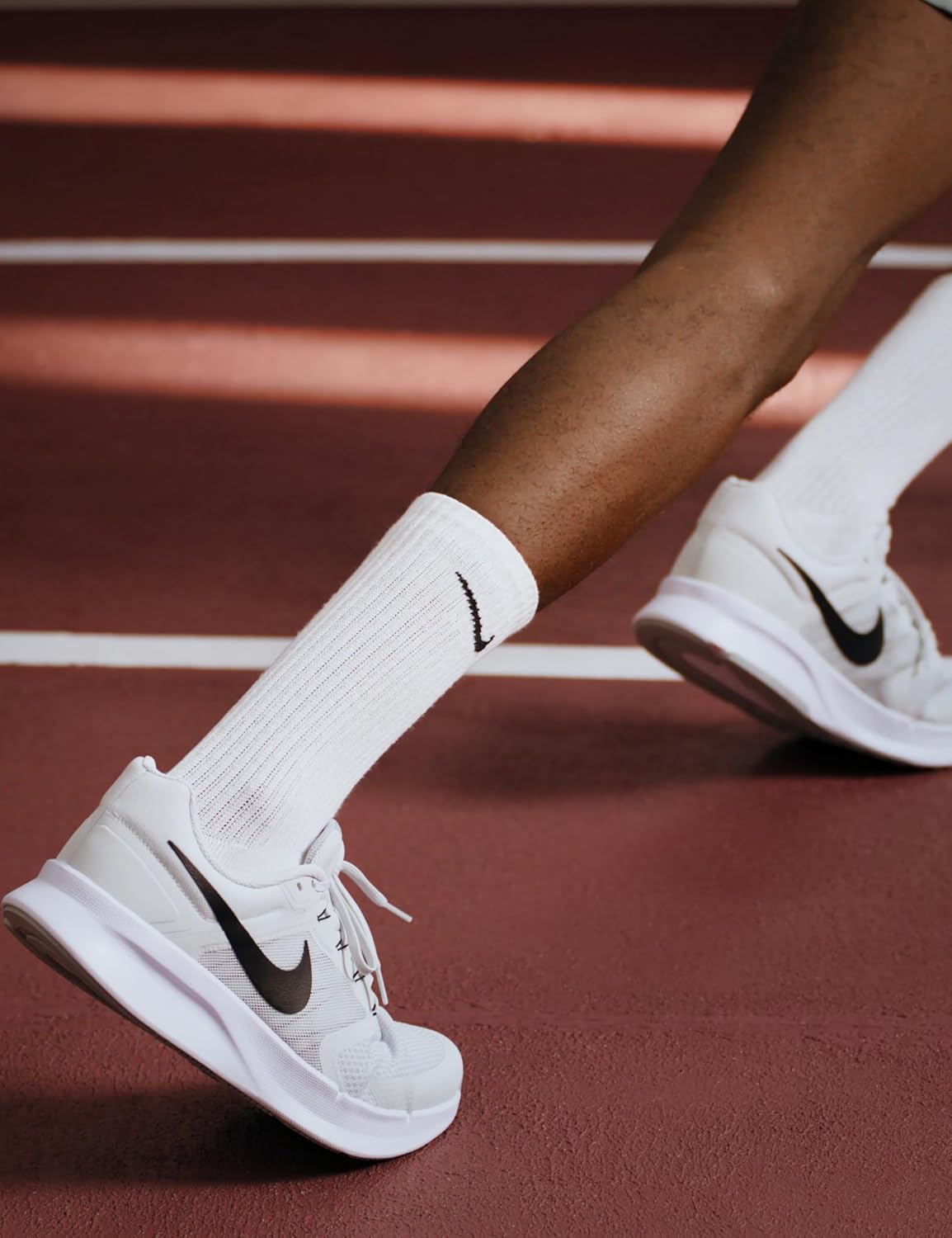Мужские кроссовки для бега по шоссе Nike Run Swift 3, белый/черный/серый — фото 2