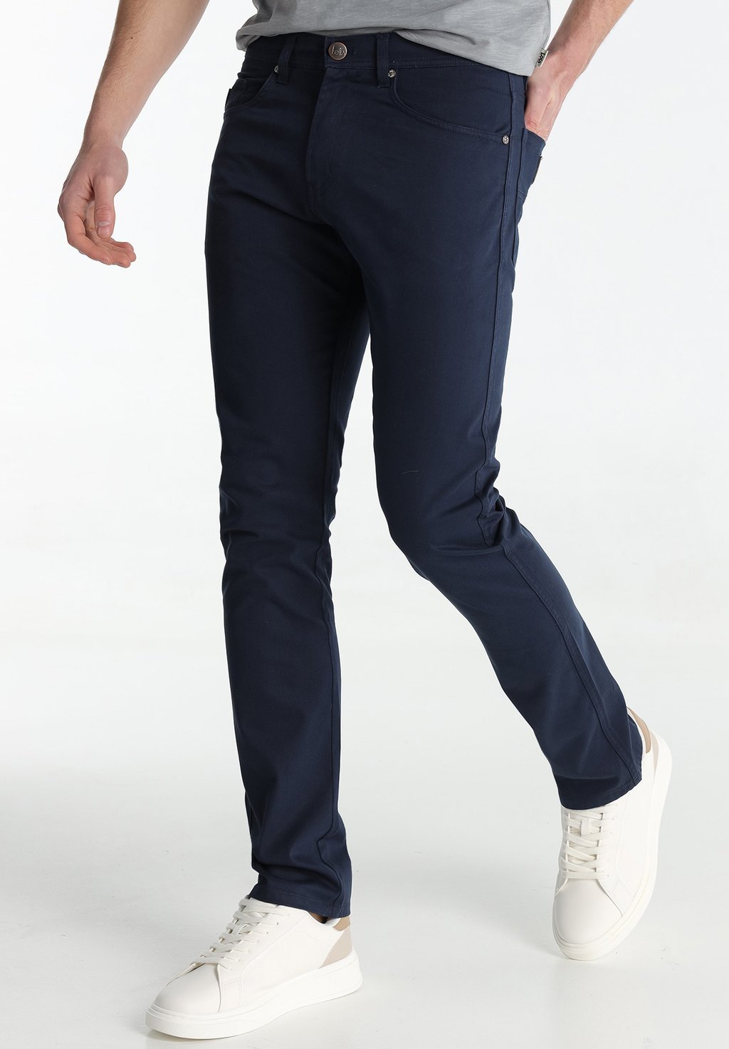 

Джинсы облегающего кроя STRUKTURIERTER MITTLERE LEIBHÖHE LOIS Jeans, синий