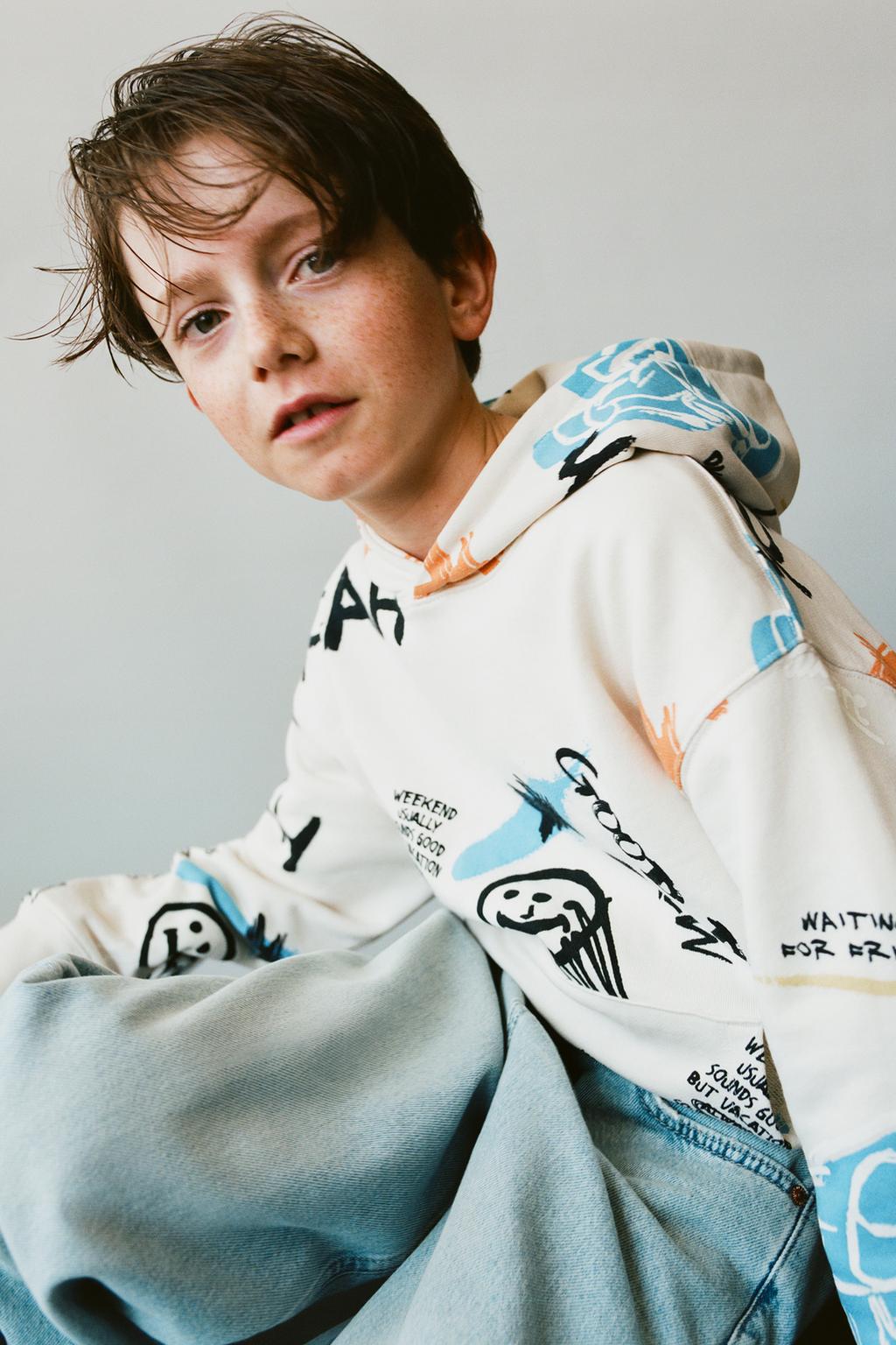 

Толстовка с граффити ZARA, устрично-белый