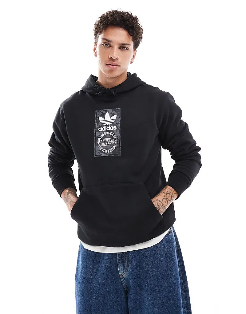 

Толстовка с капюшоном черного цвета с камуфляжным принтом adidas Originals