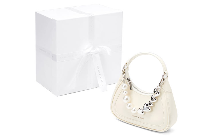 

Сумка женская малая из коровьей кожи и полиуретана milk white CHARLES&KEITH, Cream белый белый