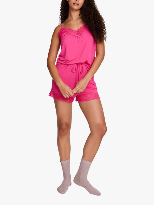 

Комплект пижамы с шортами и топом из бамбука с кружевом Pretty You London, Raspberry