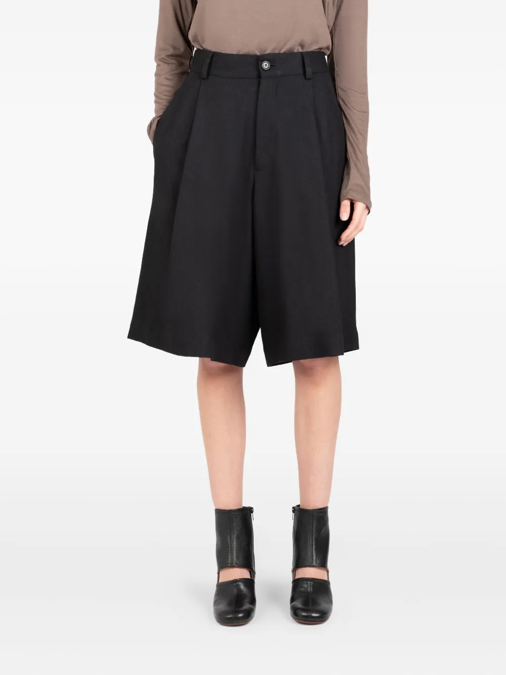 

Шорты строгого кроя со складками Société Anonyme, черный