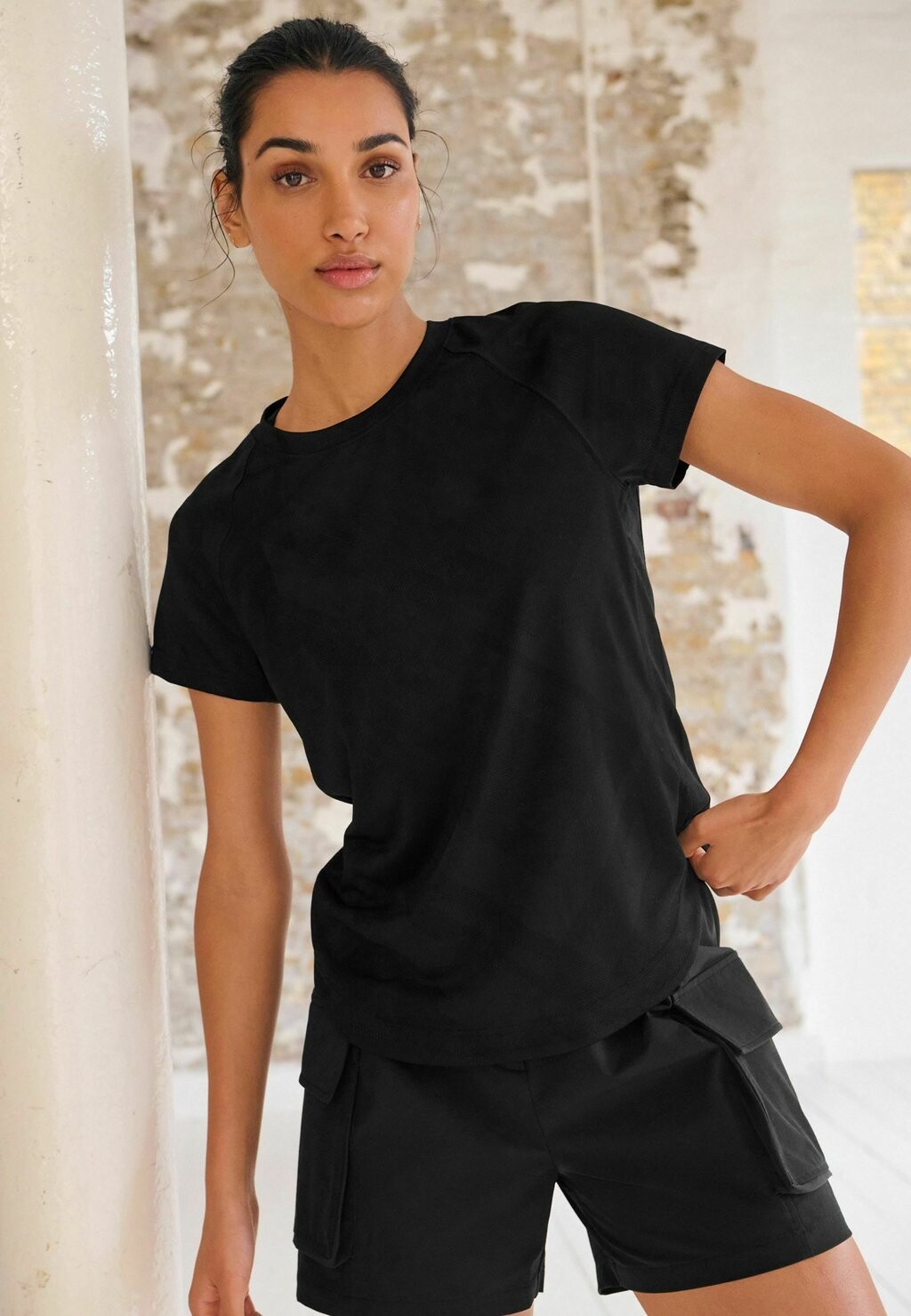 

Футболка с принтом ACTIVE SHORT SLEEVE GEO REGULAR FIT Next, черный