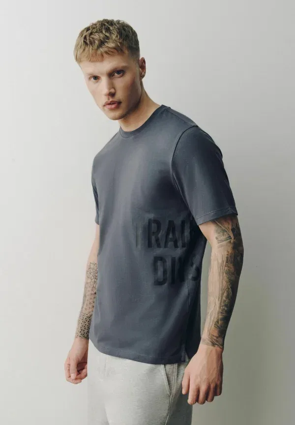 Футболка Regular Fit Active Training Division T-Shirt Next, цвет грифельно-серый