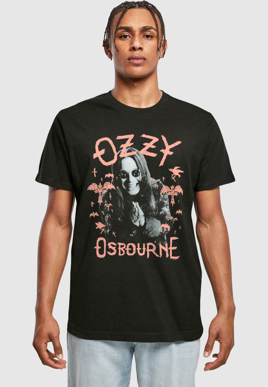 

Футболка с принтом OZZY OSBOURNE PINK BAT Merchcode, черный