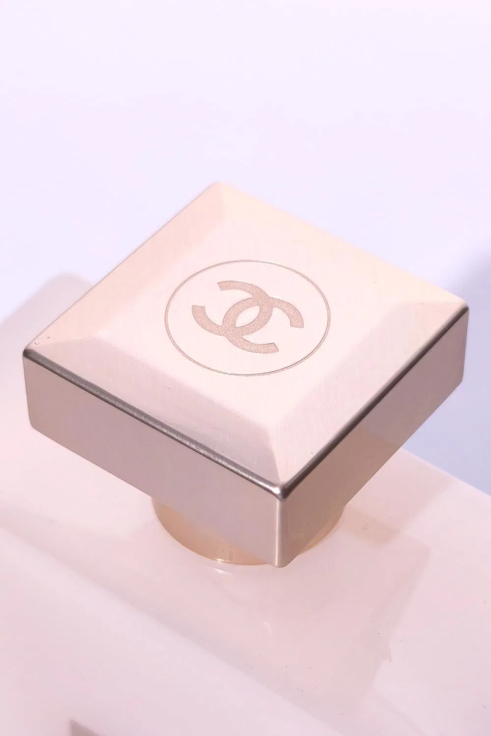 Праймер для лица Chanel Gabriel Chanel Fragrance Primer, 150 мл — фото 3