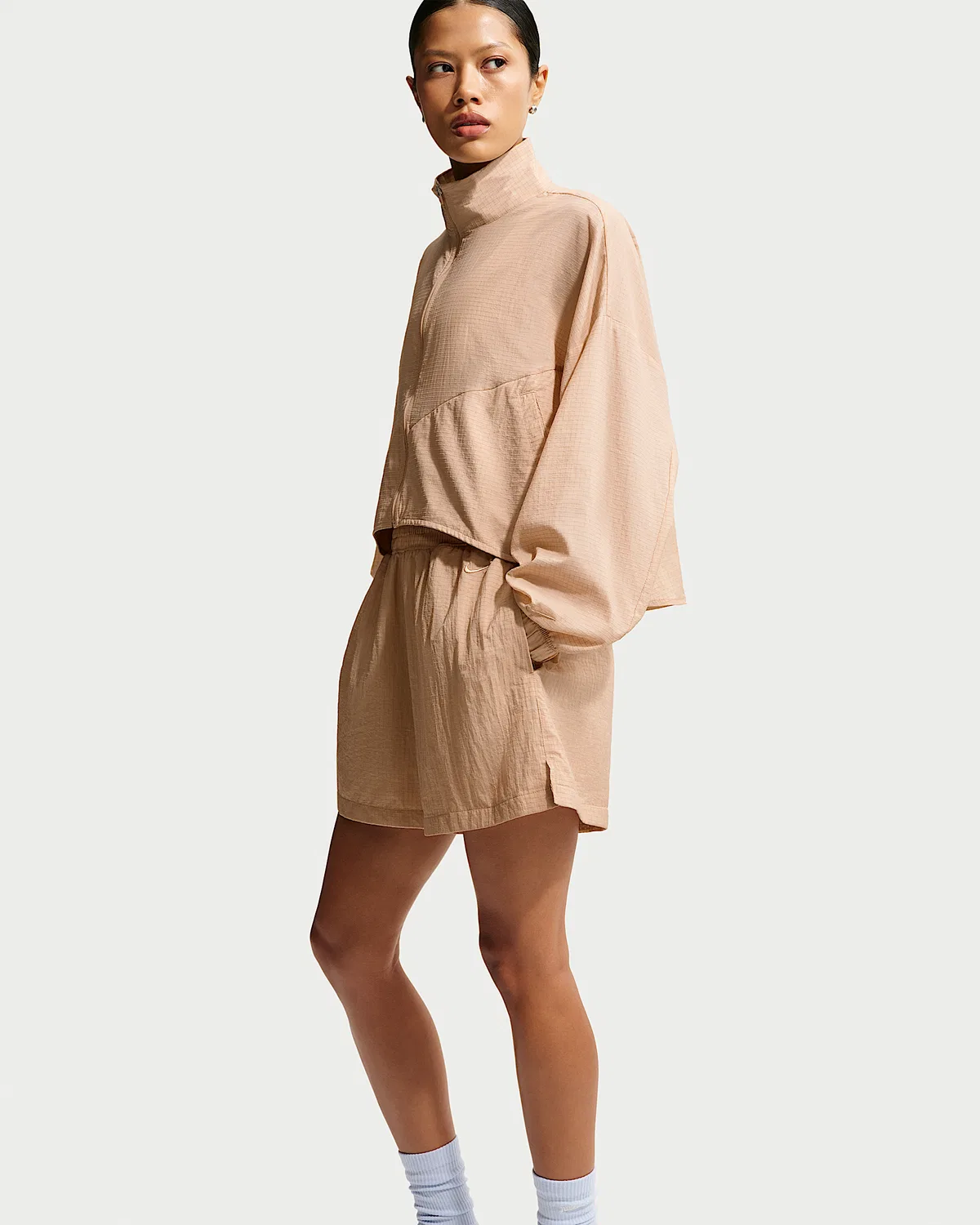 Женские свободные шорты Nike Sportswear с высокой посадкой из легкого рипстопа, Linen/Linen — фото 4