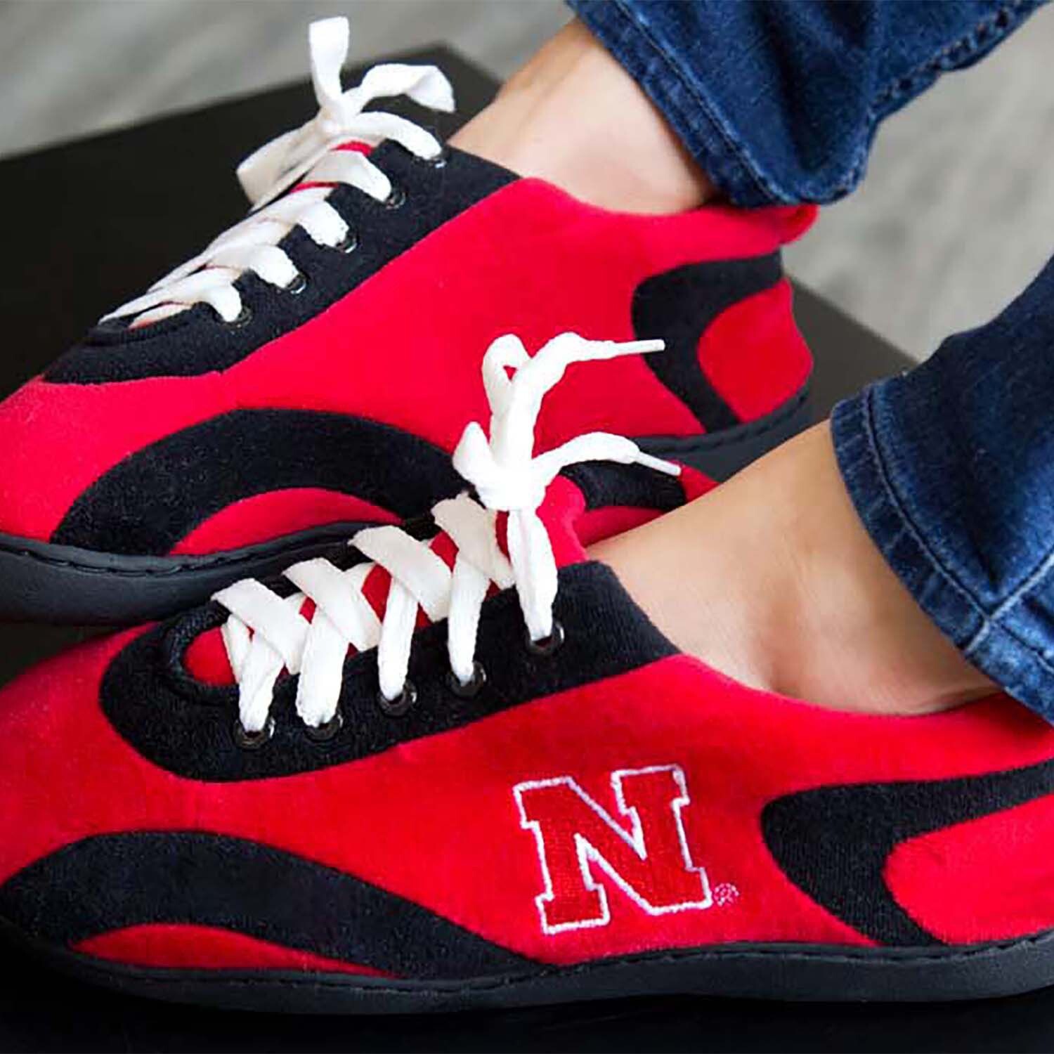 Универсальные тапочки унисекс Nebraska Cornhuskers NCAA