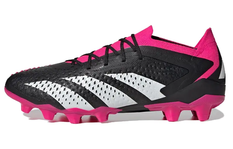 

Футбольные бутсы Predator Accuracy.1 мужские низкие фуксия Adidas