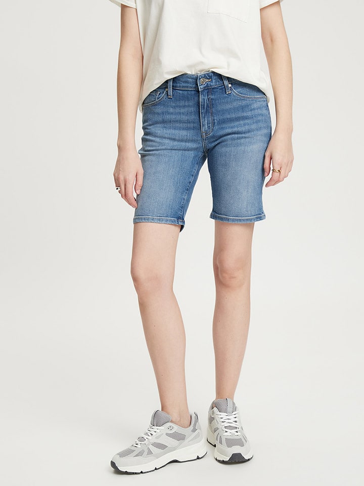 

Джинсовые шорты Cross Jeans, синий