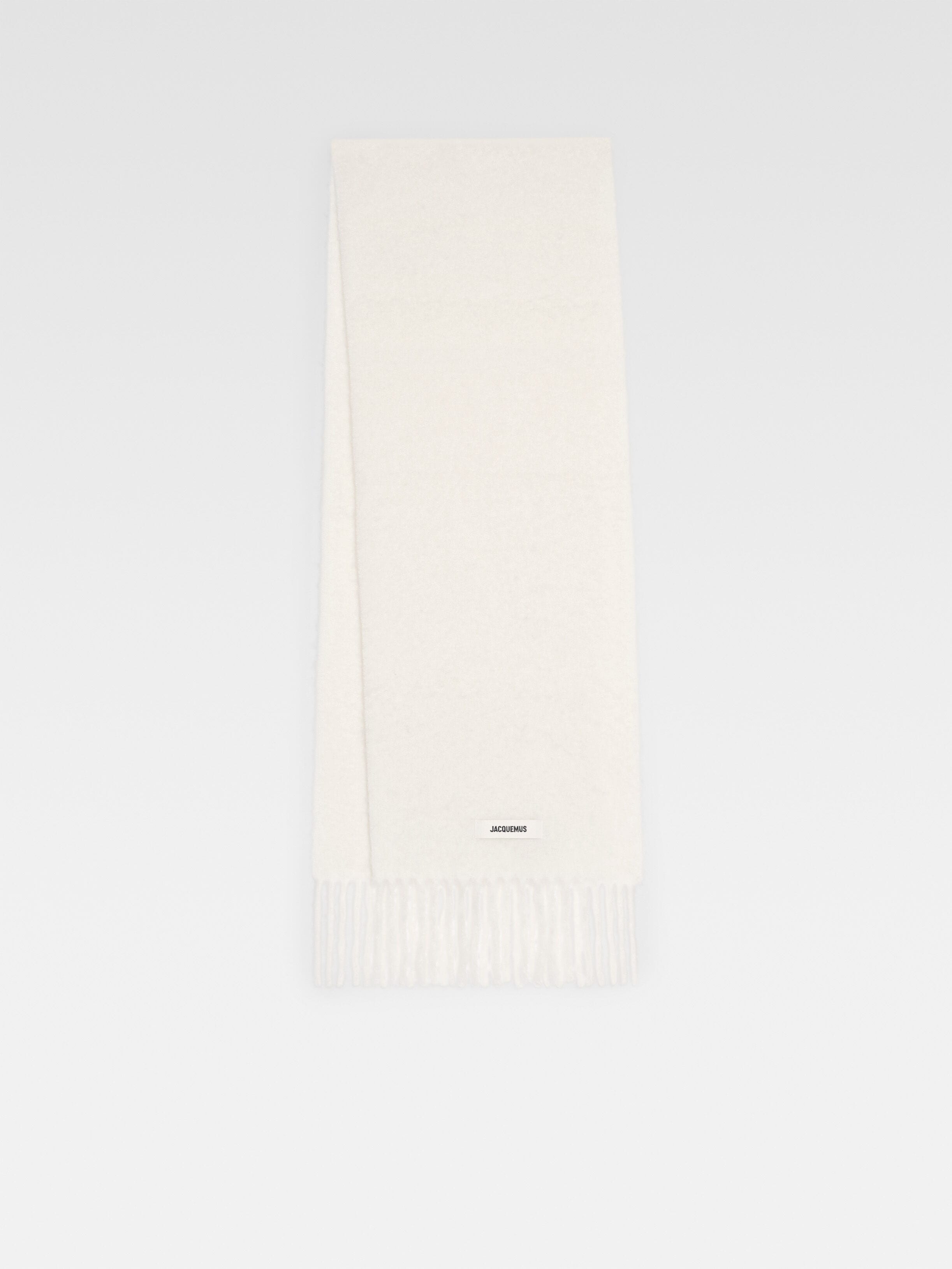 

Шарф с бахромой JACQUEMUS The Carro scarf, белый