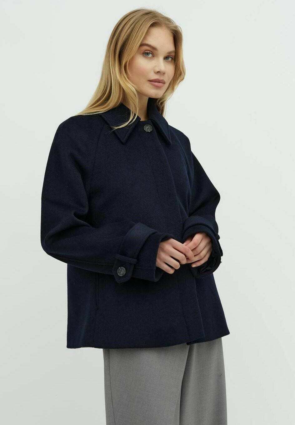 

Легкая куртка TARY mbyM, темно-синий