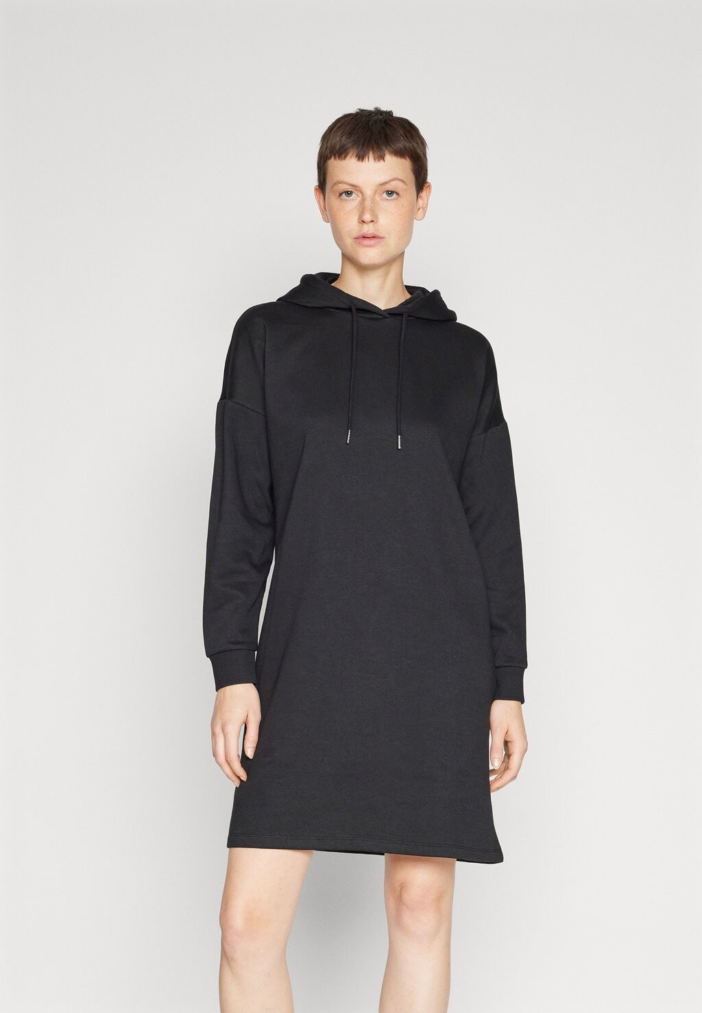 

Платье дневное VMTRINA HOODIE DRESS Vero Moda, черный