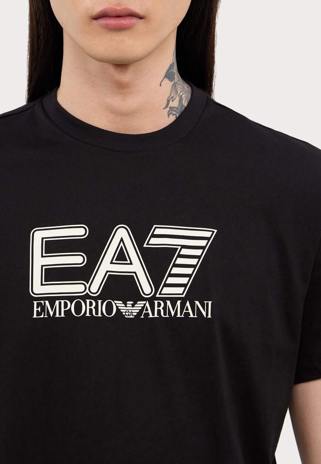 

Принт на футболке EA7 Emporio Armani, черный