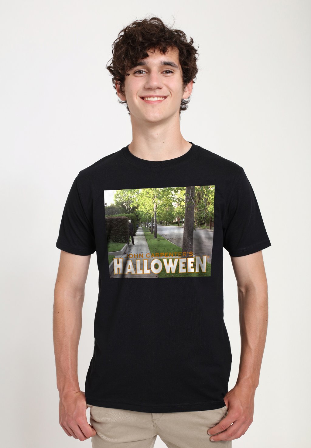 

Футболка с принтом HALLOWEEN MICHAEL MYERS BEHIND BUSH Henry Tiger, черный
