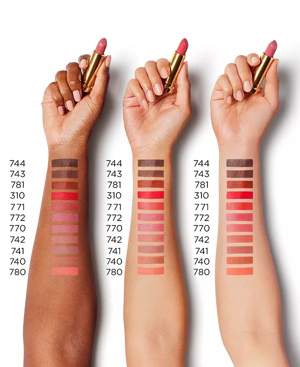 Матовая помада Fabulous Kiss Blur с колпачком для губ Purple Dream Carolina Herrera, 740- nude cashmere — фото 4
