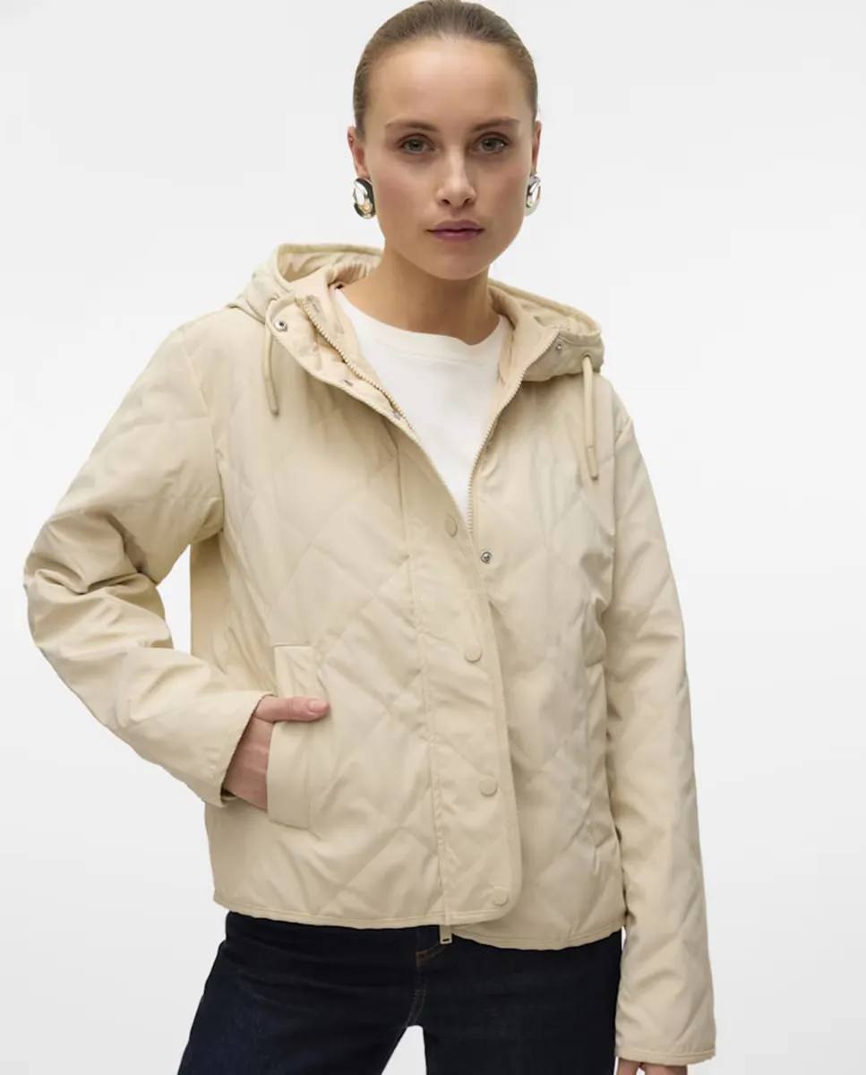 

Женская ватник с капюшоном Vero Moda, белый