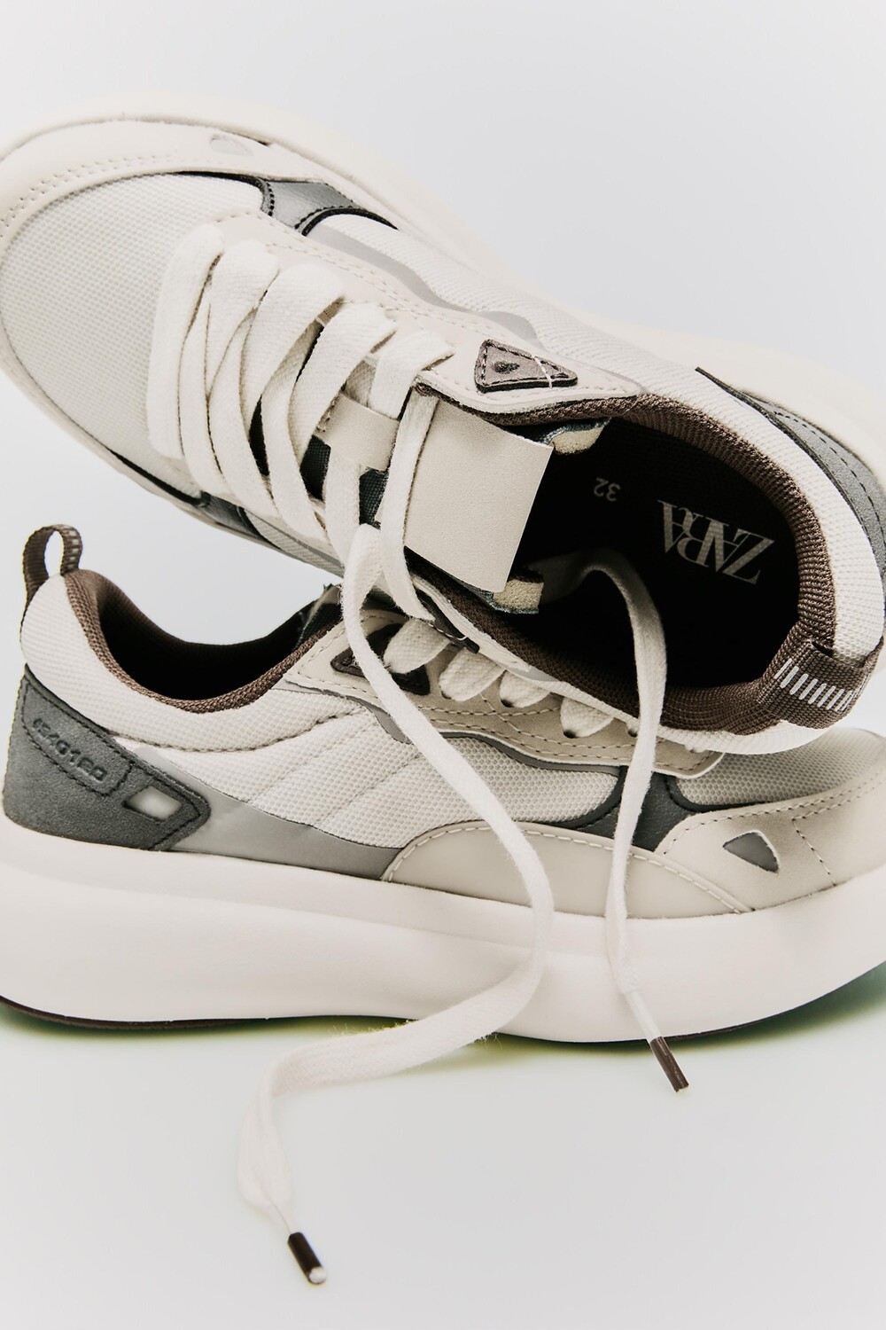 

Массивные кроссовки ZARA, серый