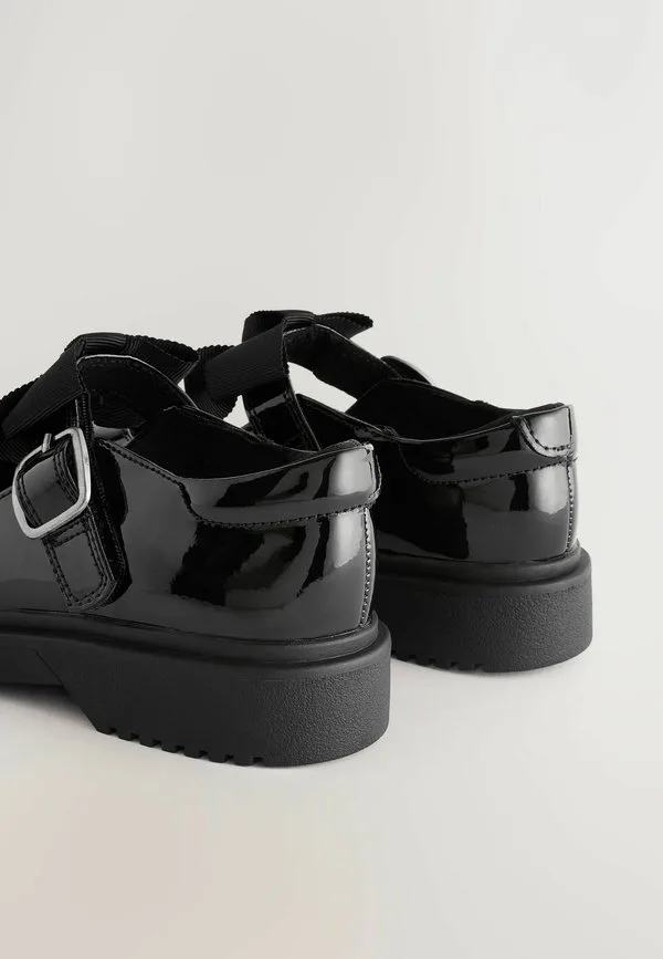 Классические школьные туфли-лодочки с бантом и массивным каблуком Next, Black Patent — фото 3
