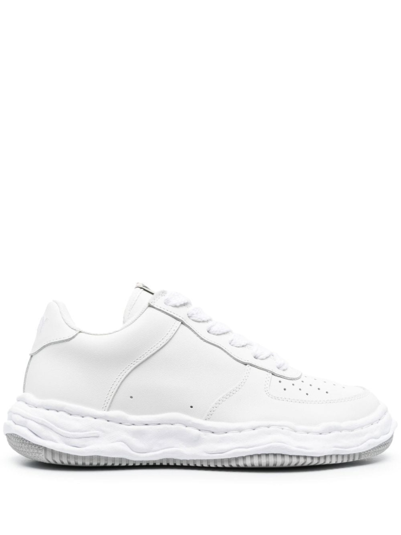 

Maison Mihara Yasuhiro perforated-detail low-top sneakers, белый