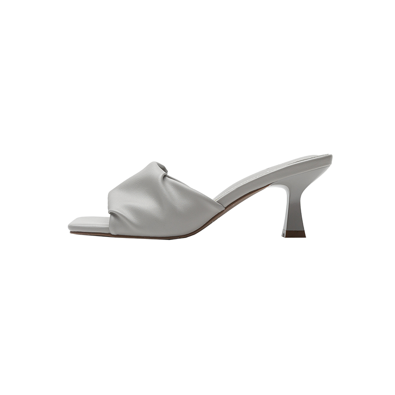 Слипоны женские TOOMANYSHOES, Экрю