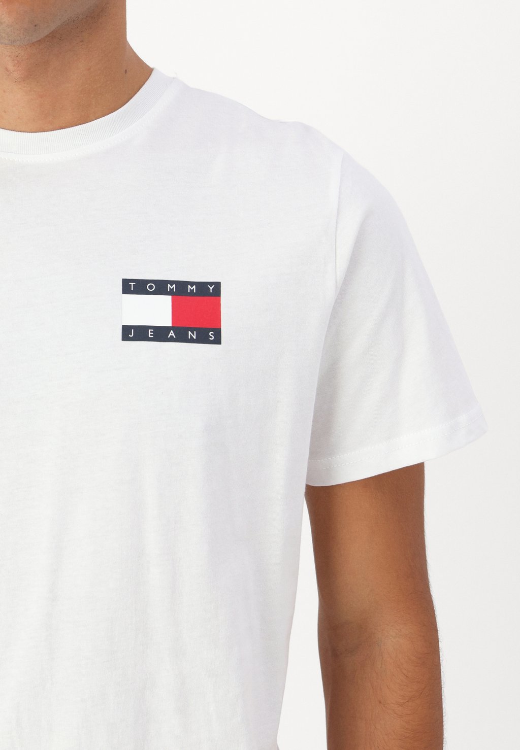 

Базовая футболка SLIM ESSENTIAL FLAG TEE Tommy Jeans, белый