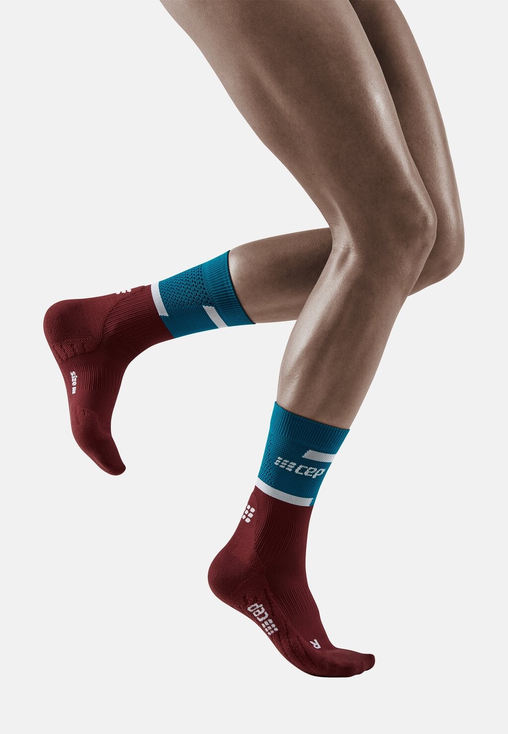 

Спортивные носки THE RUN CEP, цвет petrol dark red