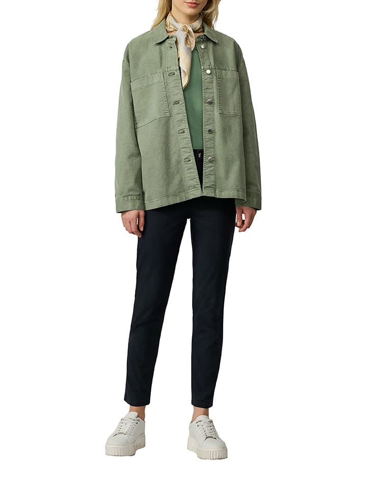 

Джинсы облегающего кроя темно-синего цвета s.Oliver