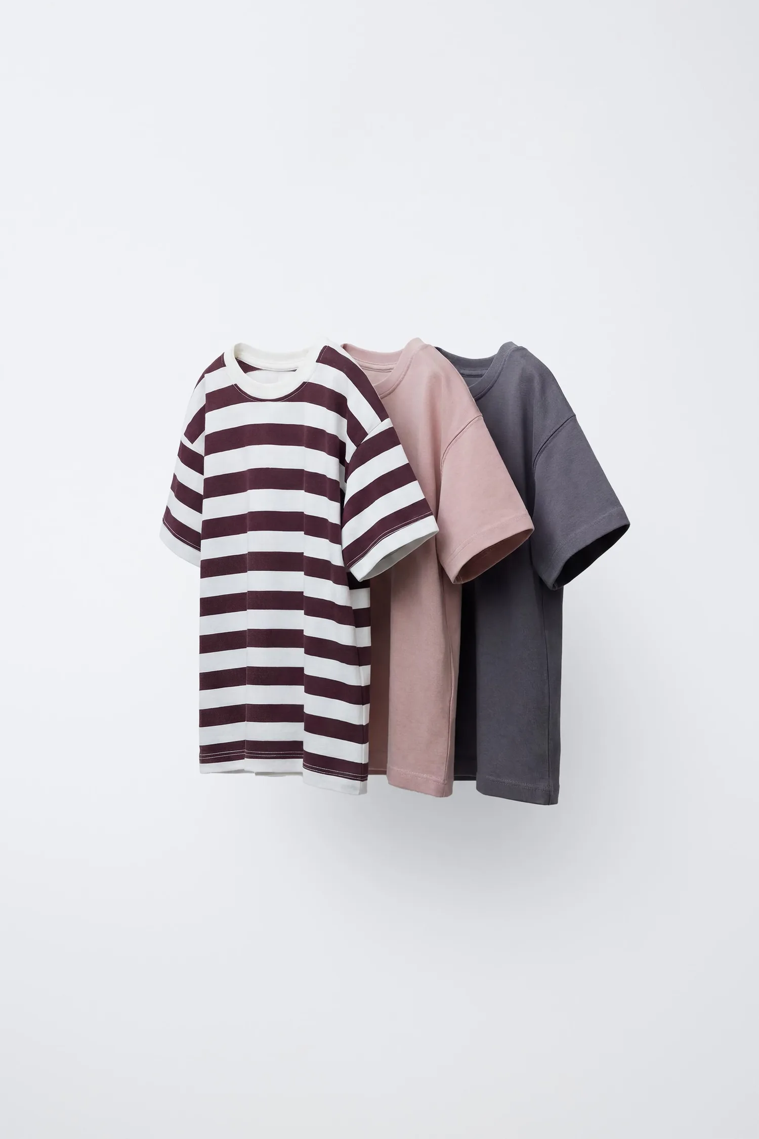 Zara Набор из 3 футболок в полоску и однотонных футболок