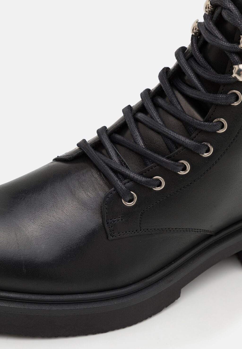 

Ботильоны на шнуровке ZEKE Steve Madden, черный