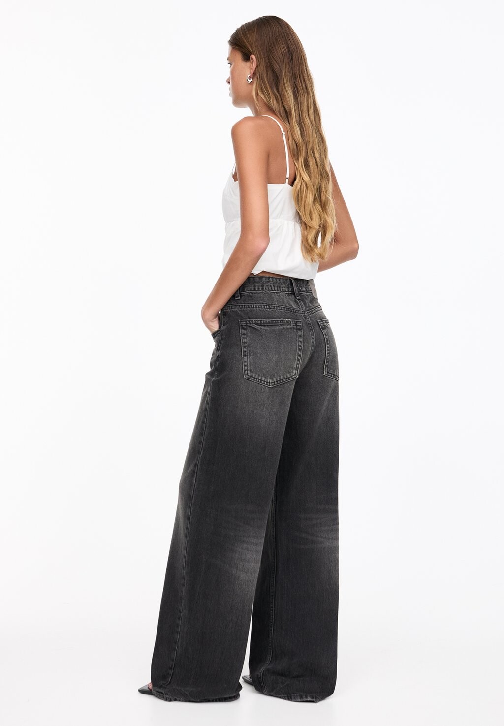 

Расклешенные джинсы OVERSIZE PULL&BEAR, черный