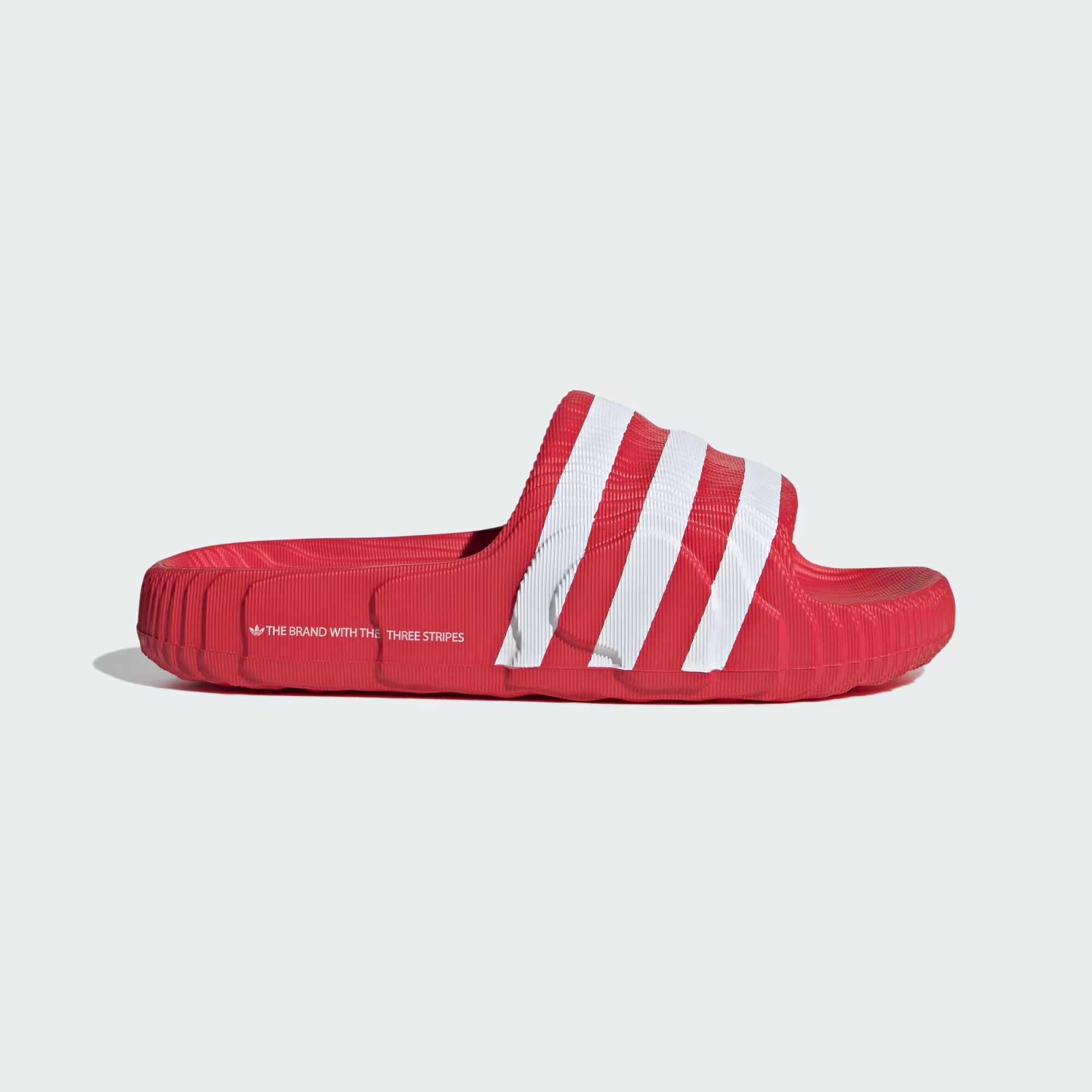 

Adilette 22 Шлепанцы Adidas, цвет Better Scarlet/Cloud White/Cloud White