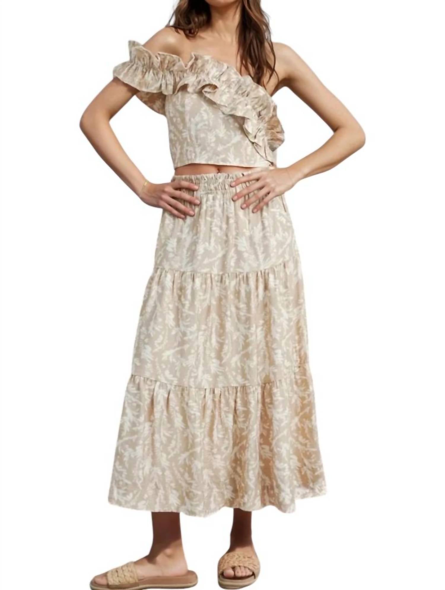 

Асимметриный укороченный топ с листовым принтом и макси-юбка в цвете таупе Buttermelon, Taupe