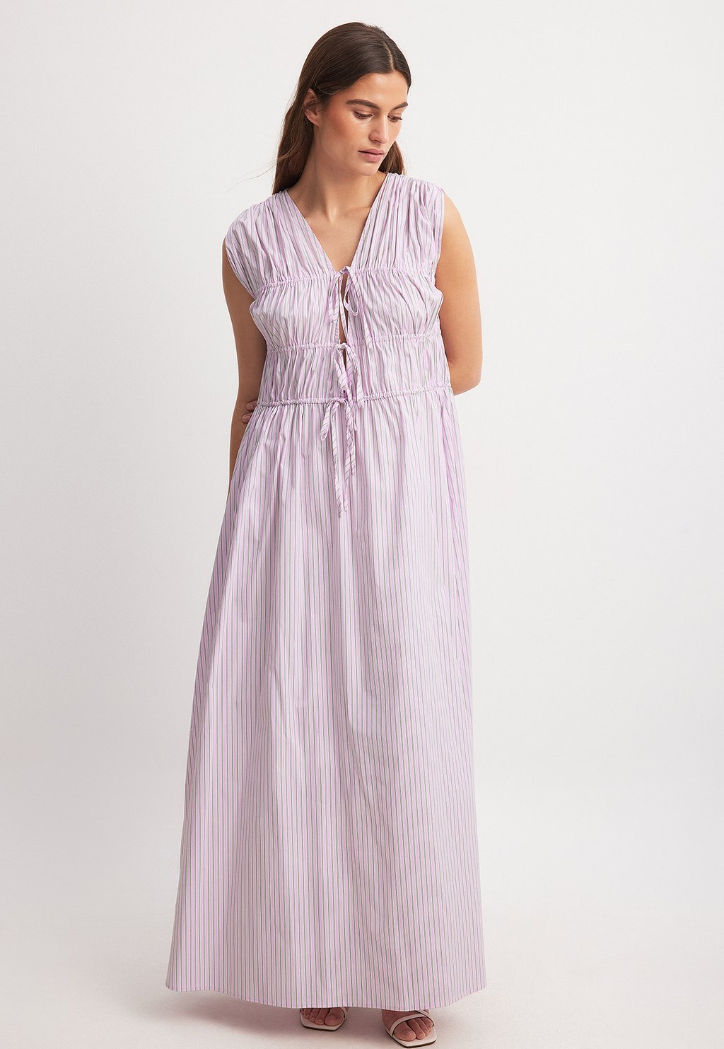 

Длинное платье STRIPED NA-KD, цвет Pink Stripe