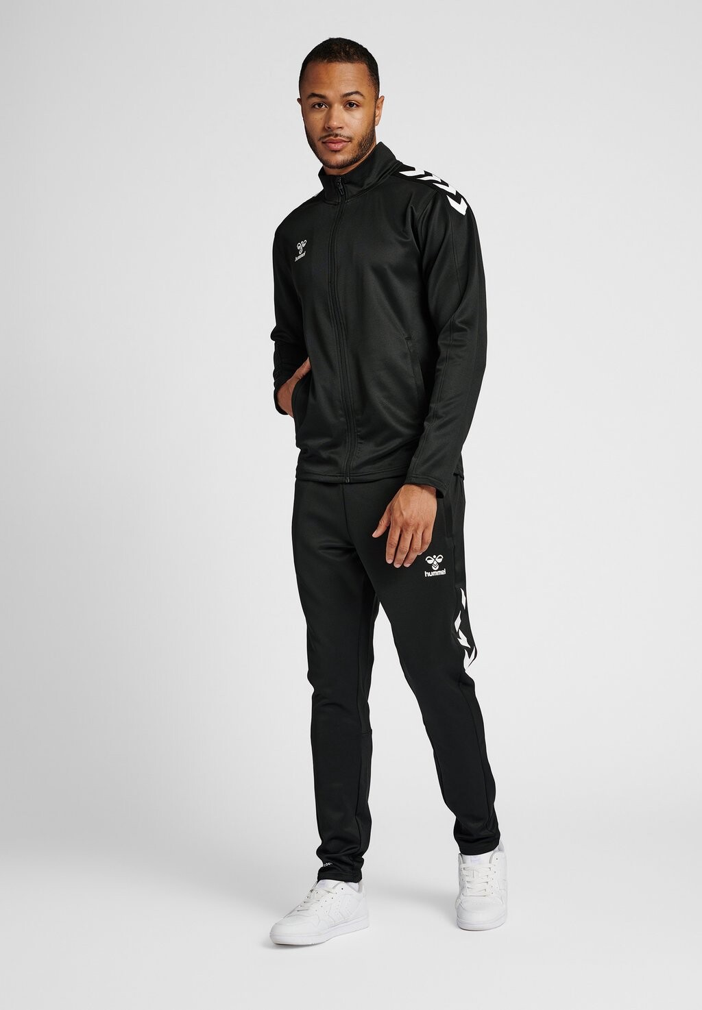 

Спортивная куртка Core Xk Hummel, черный