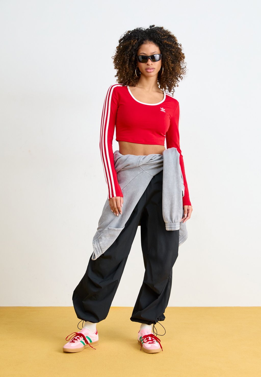 Кроссовки GAZELLE INDOOR adidas Originals, розовый — фото 4