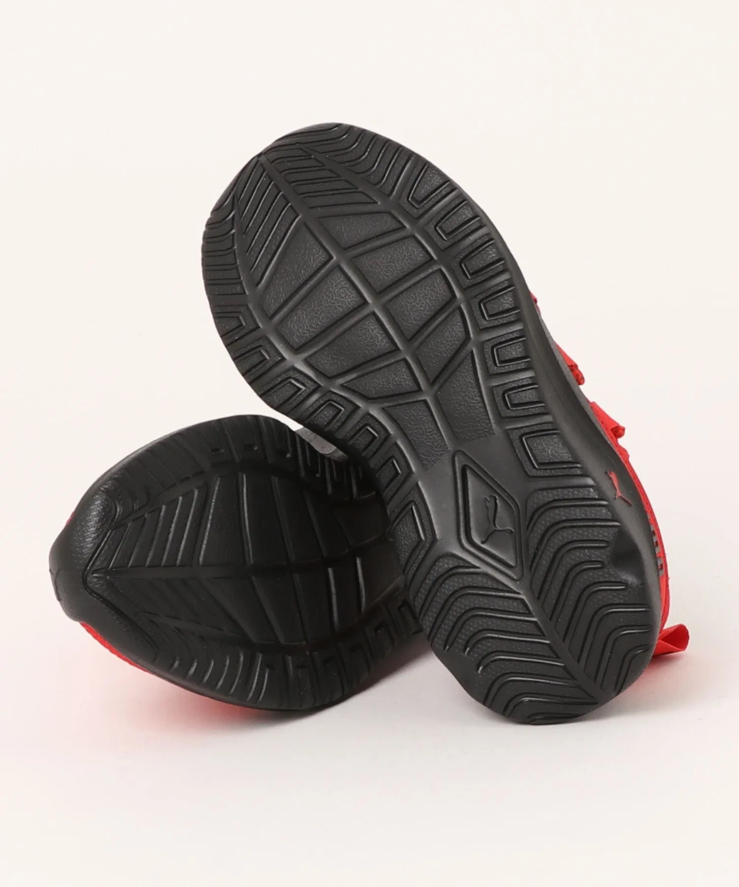 Детские кроссовки PUMA ONE4ALL слипоны чёрно-белые — фото 3