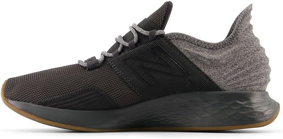 Кроссовки для бега New Balance Men's Fresh Foam Roav V1, Blacktop/Gum — фото 2