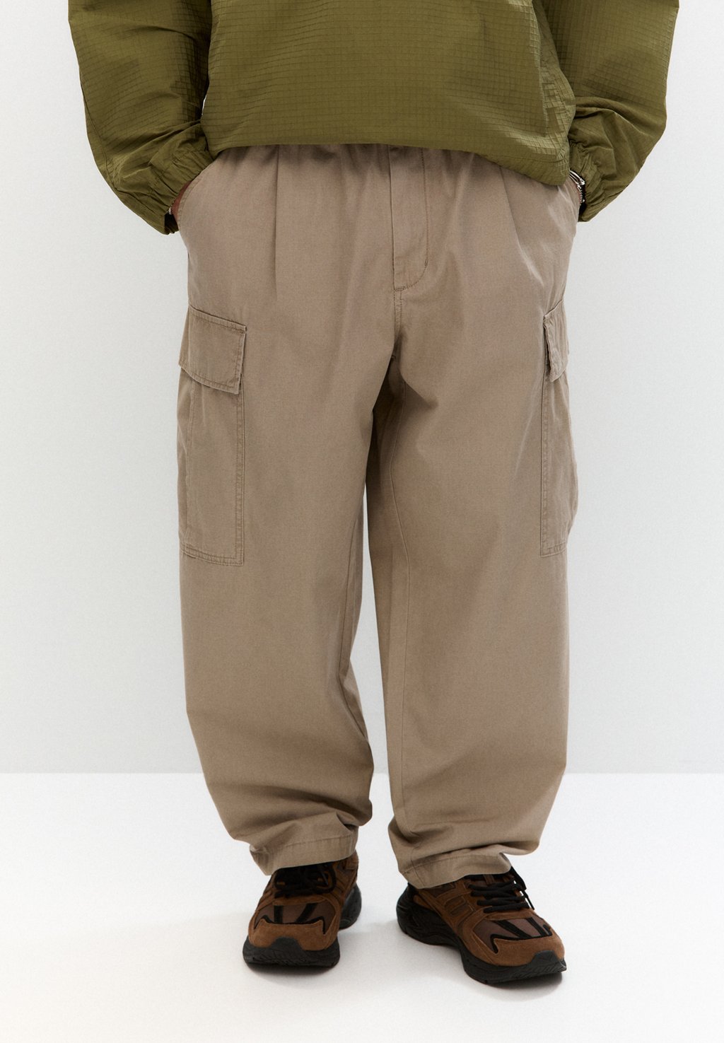 

Брюки карго PULL&BEAR, охра