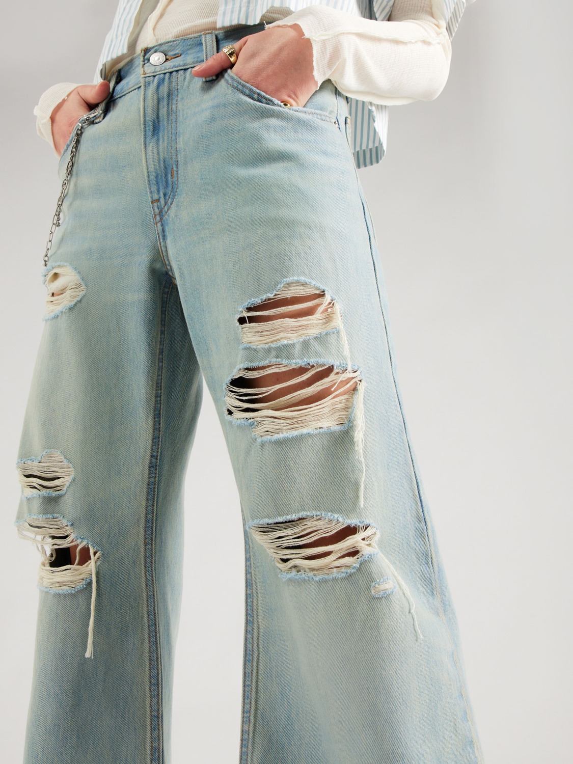 LEVI'S  Джинсы клеш 'Middy Loose Boot Jeans' в светло-голубом цвете — фото 2