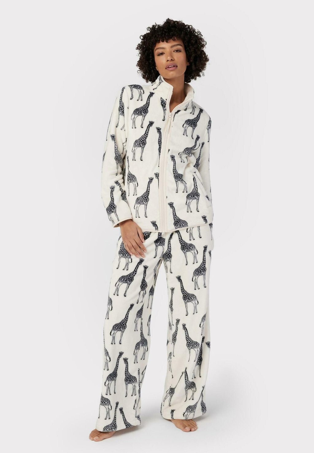 

Пижамный комплект GIRAFFE PRINT JOGGER CO-ORD SET Chelsea Peers, молочный