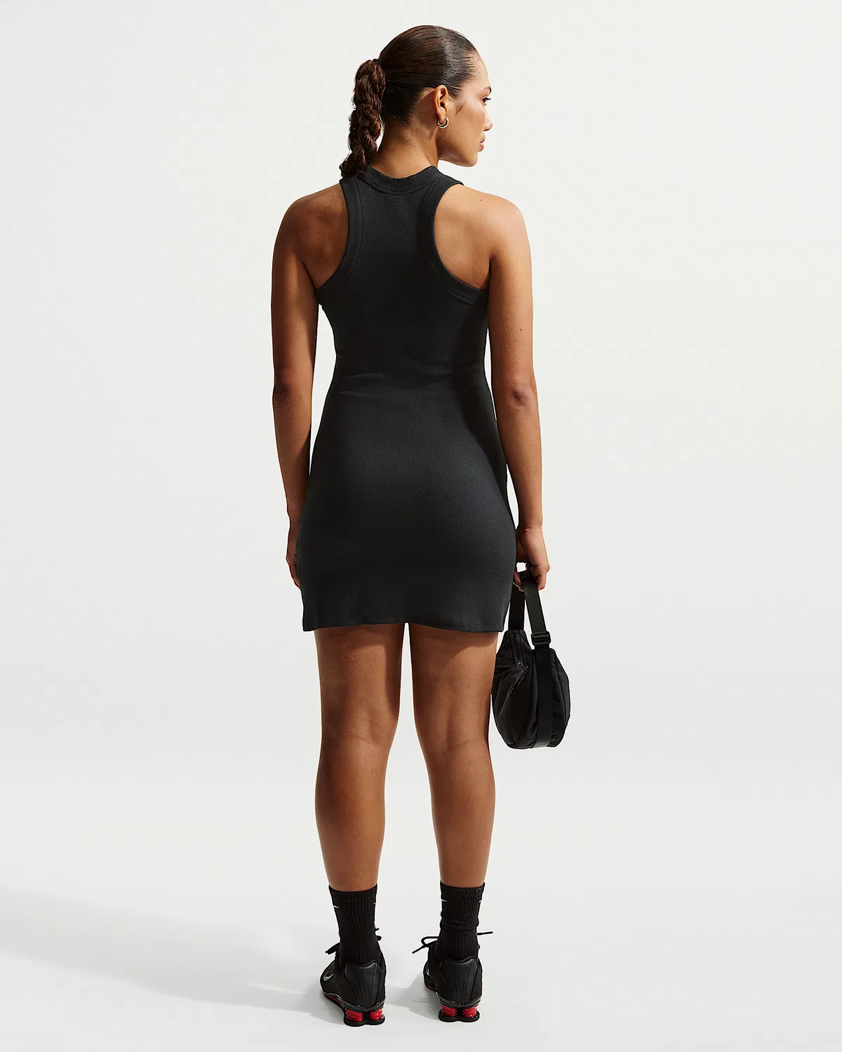 Женское облегающее трикотажное платье-майка Nike Sportswear Chill Knit, Black/Sail — фото 4