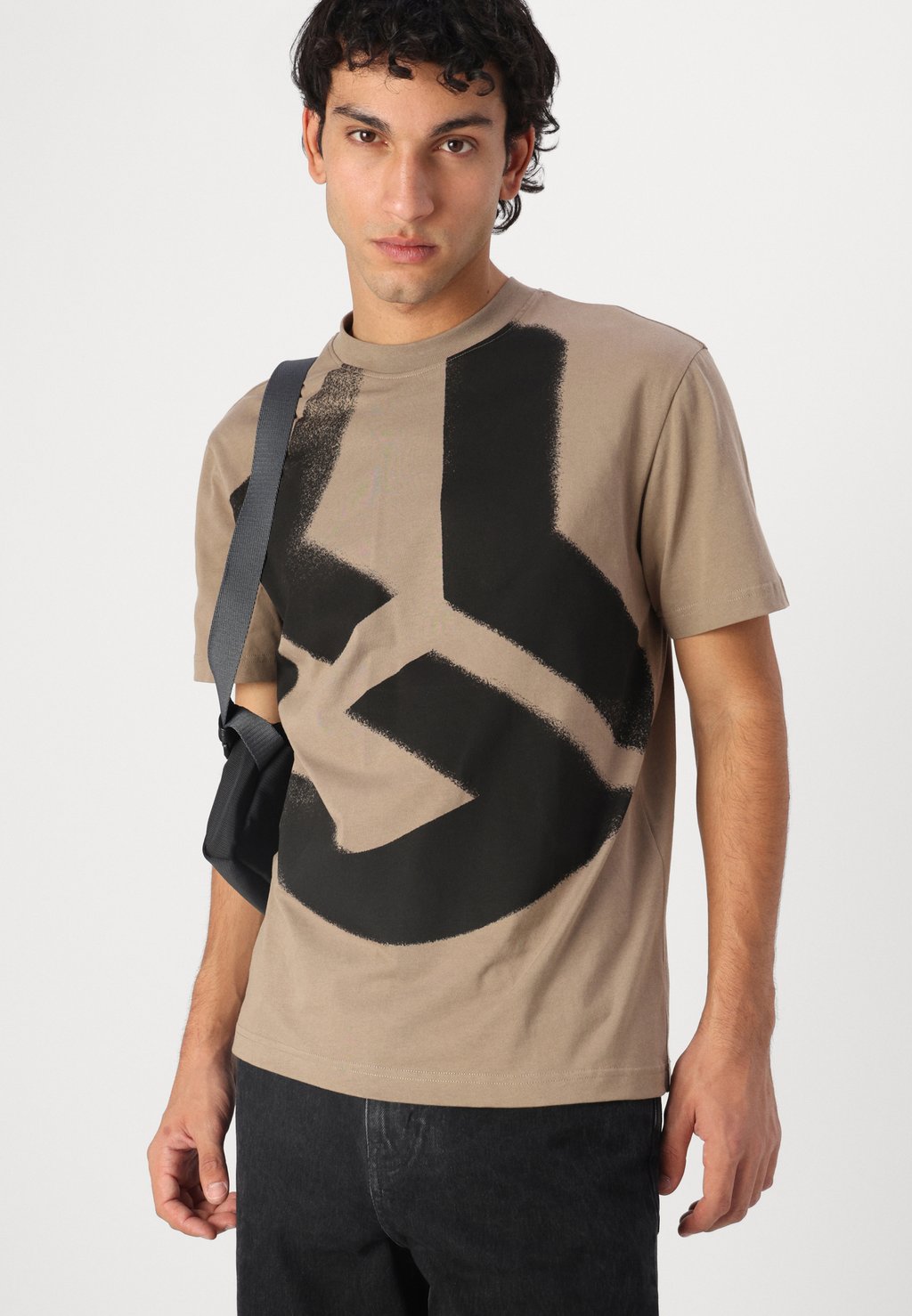 

Футболка с принтом REG SS BLEACH LOGO Karl Lagerfeld Jeans, бежевый