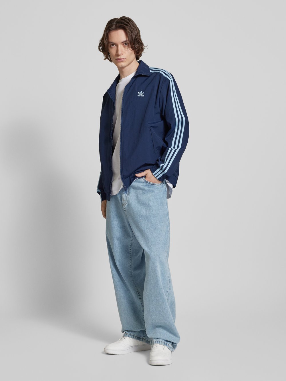 

Спортивная куртка с карманами на молнии adidas Originals