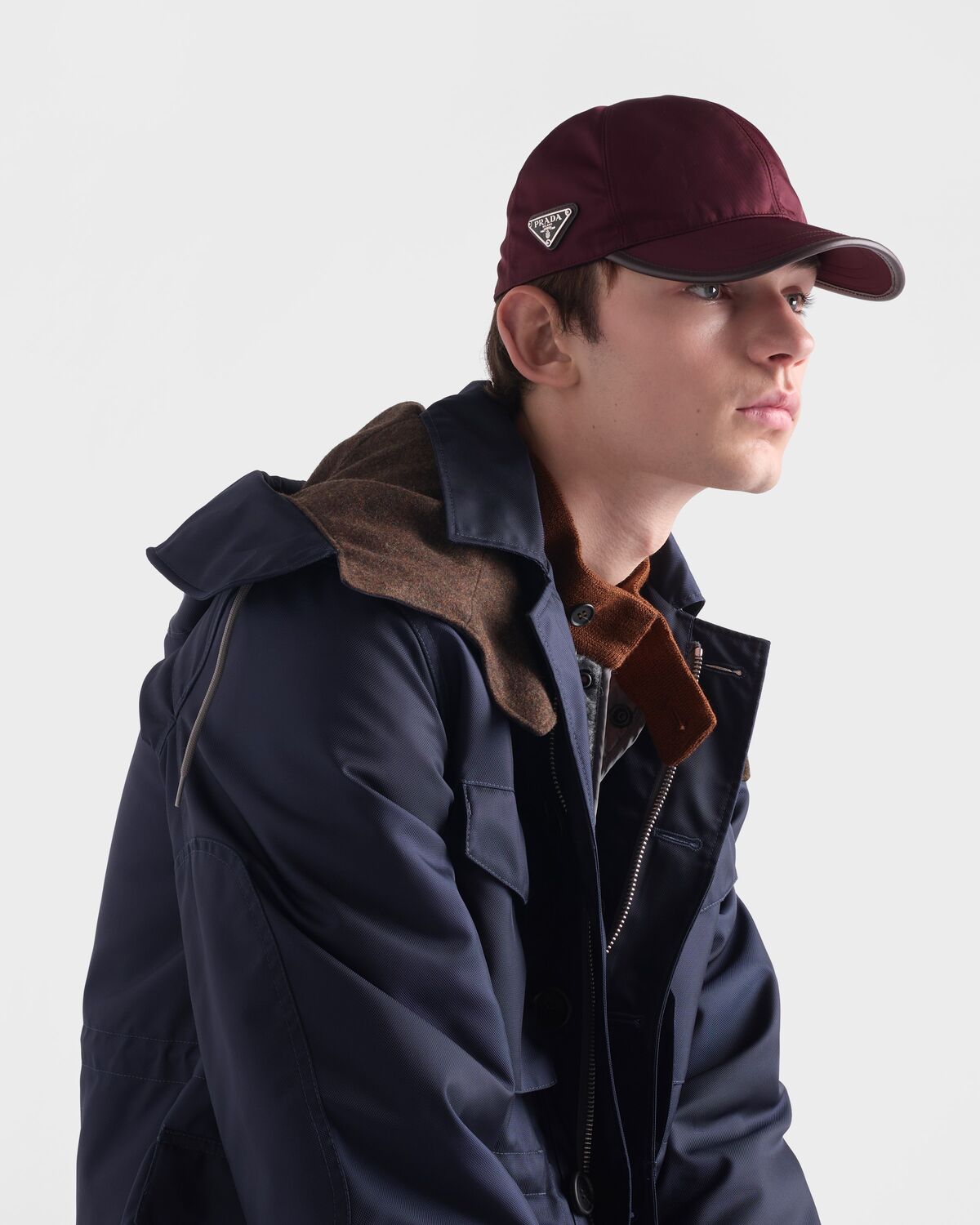 Бейсболка Prada Speedrock из переработанного нейлона Prada, бордовые — фото 4