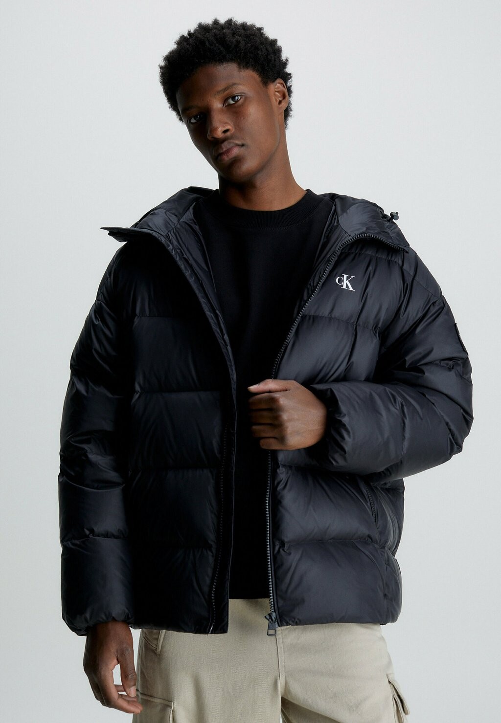 

Пуховик PUFFER Calvin Klein Jeans, цвет ck black