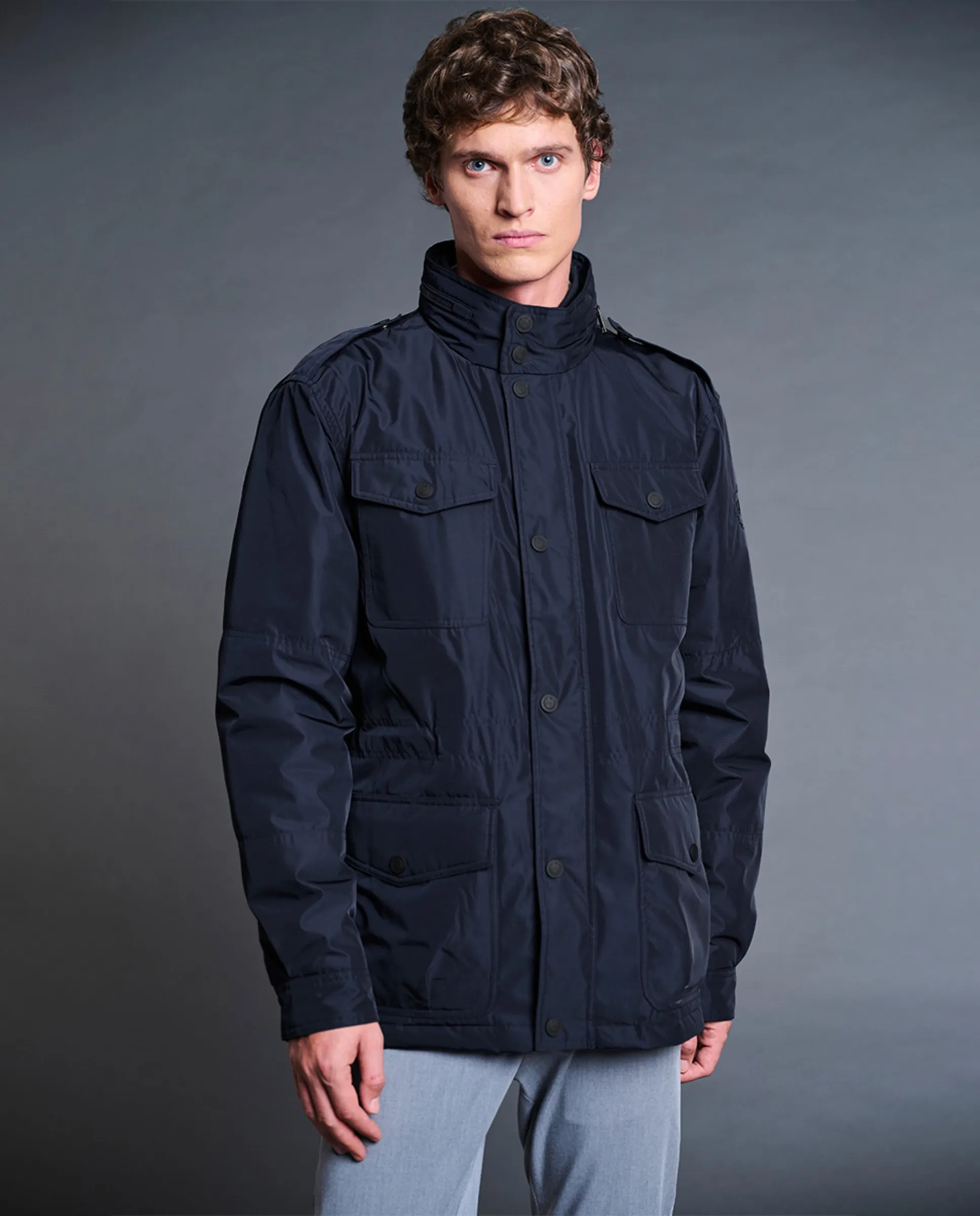 

Охотница на мужчин Алан Henry Arroway, темно-синий